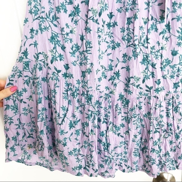 New Caslon Flutter Hem Woven Tank - Picture 3 of 8